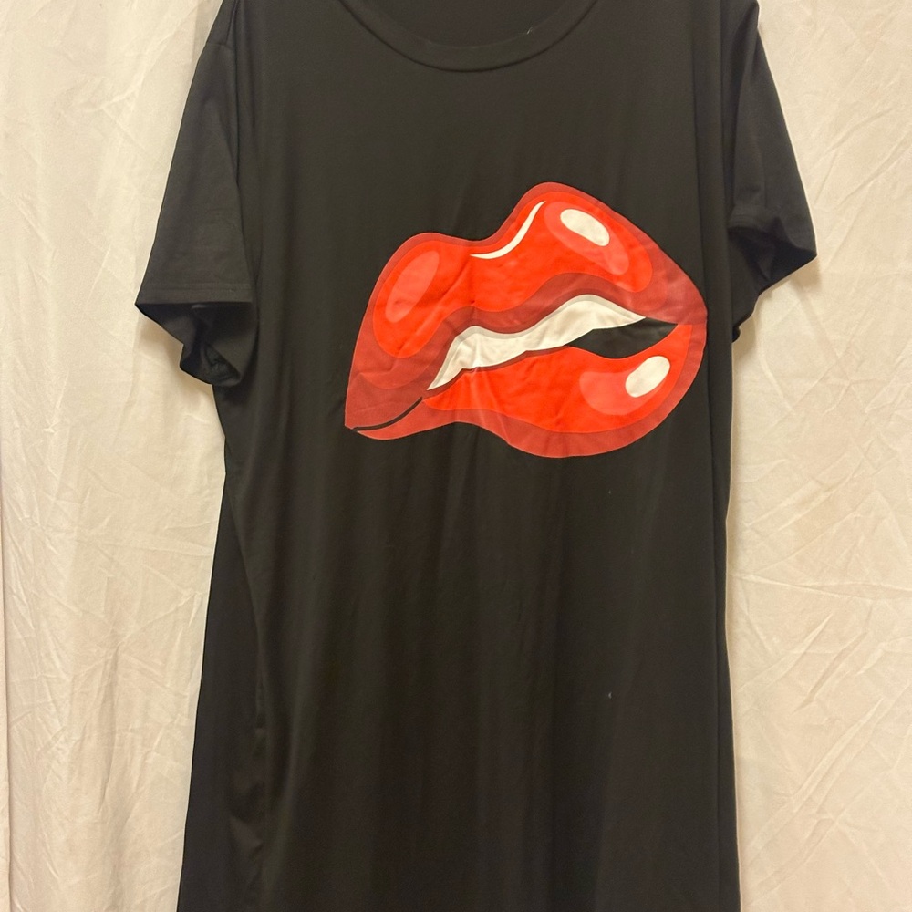 Black T-Shirt with Red Lips Graphic